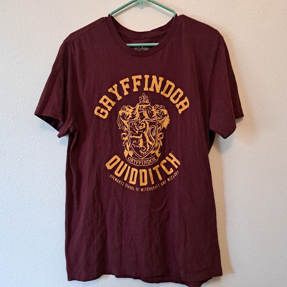 Harry Potter Gryffindor Quidditch T-Shirt Mens Large Maroon Hogwarts Graphic Tee